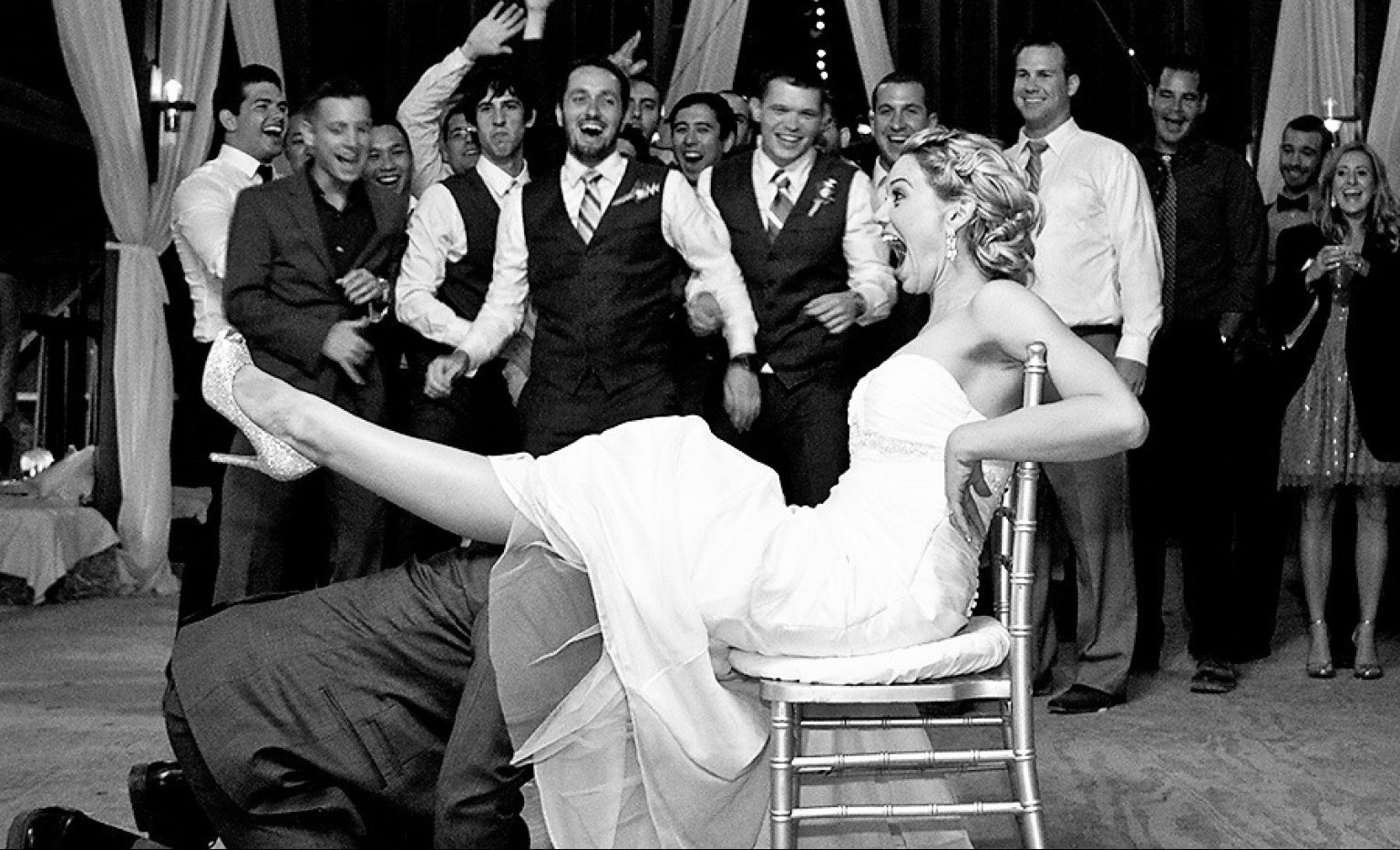 Друг жениха воспользовался пиздой невесты за час до свадьбы